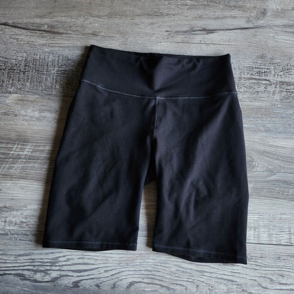 (M) Fabletics biker shorts